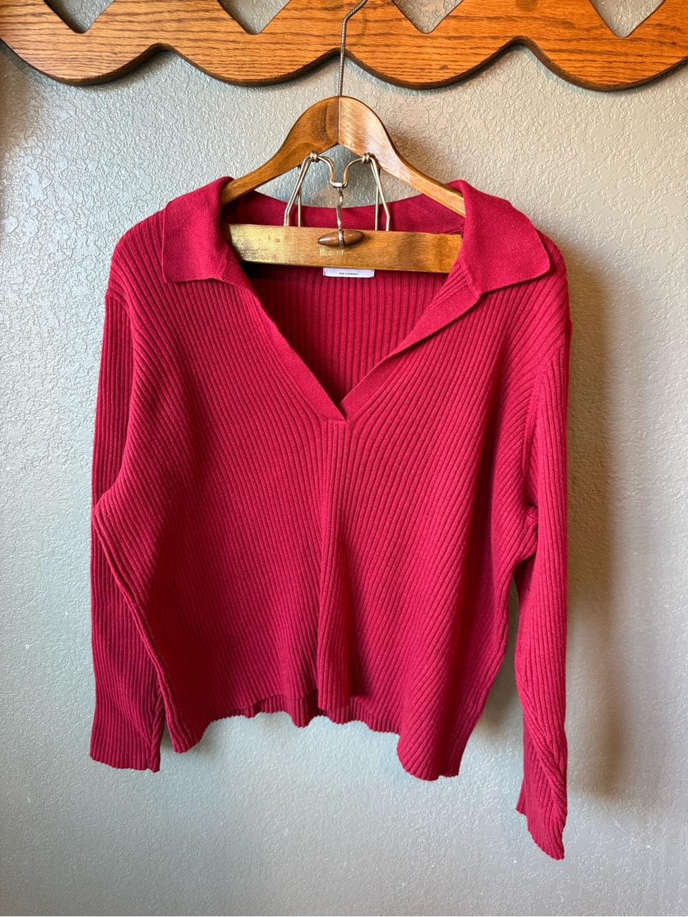 Old Navy Women's Deep Red Ribbed V‑Neck Collared Sweater